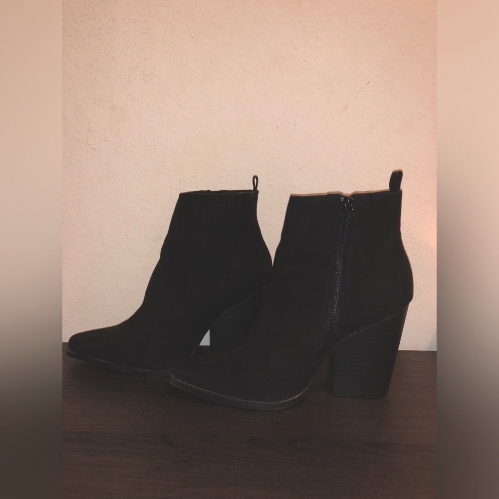 Black heel booties